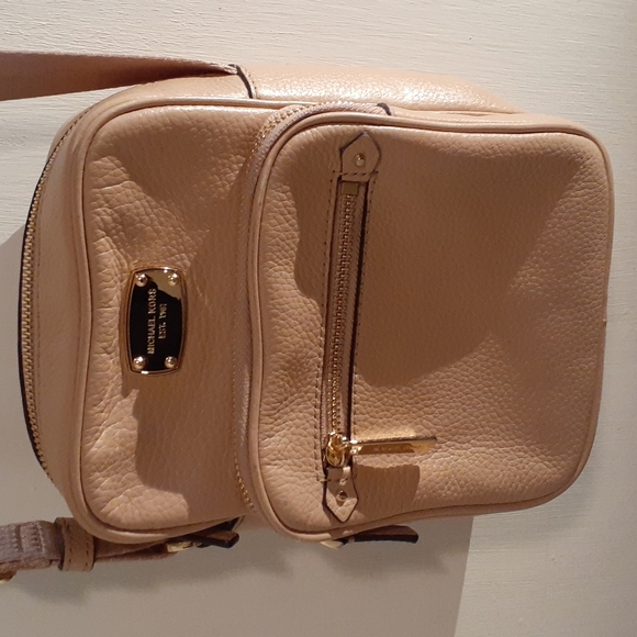 Michael Kors Tan Leather Crossbody bag - Picture 5 of 7